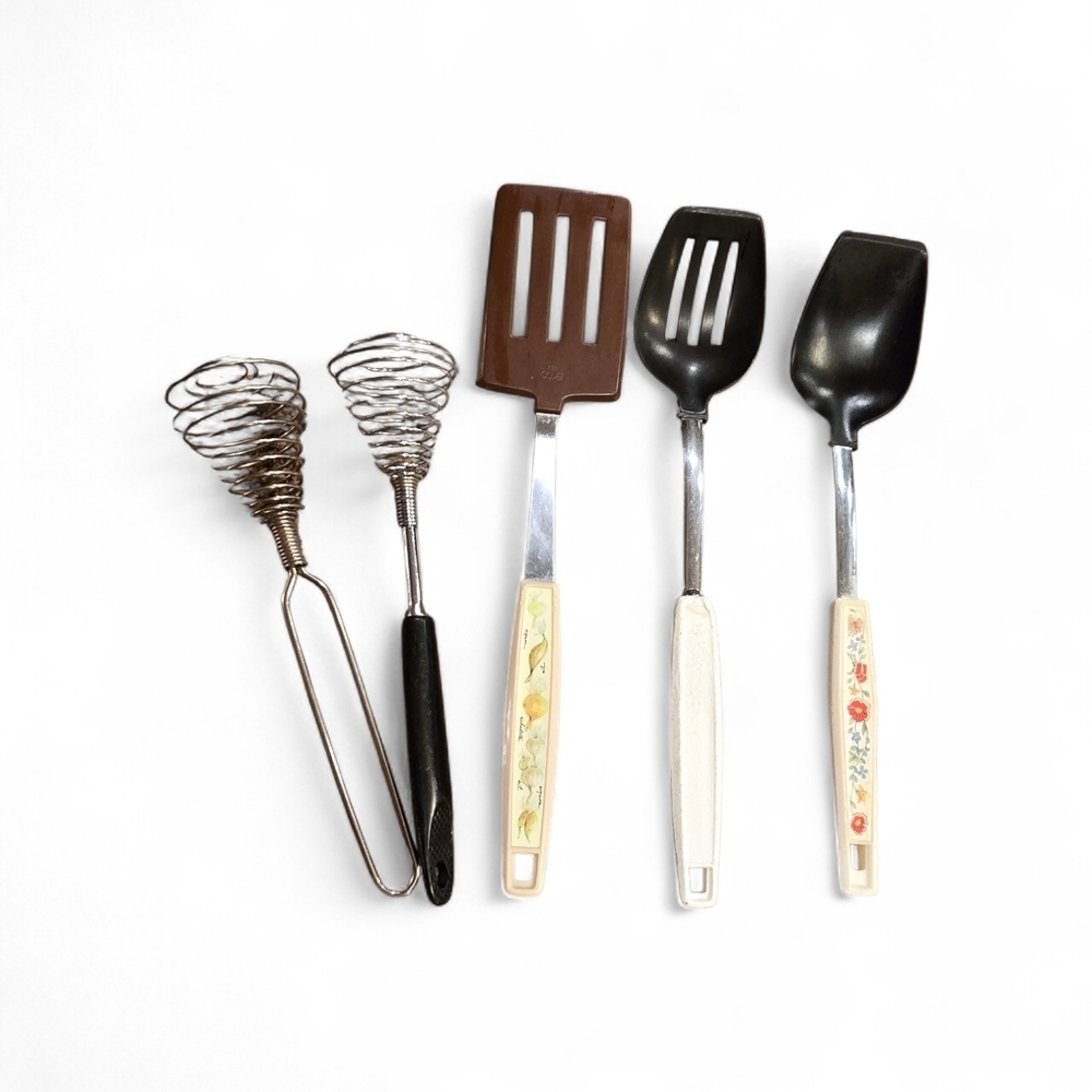 Vintage 70s Ekco Floral Meadow Utensil Mixed Set - Cream & Black MCM Kitchenware